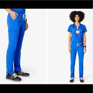 FIGS XS petite scrub pants in royal blue (Yola Skinny)